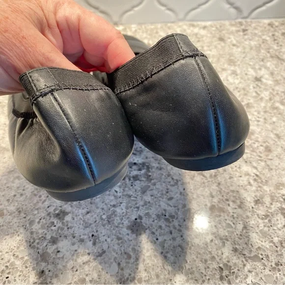 STUART WEITZMAN GIVEABLE BLACK LEATHER FLATS 8M - Picture 5 of 11